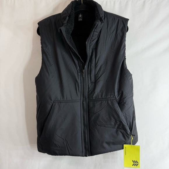 NWT Men’s All In Motion Black Sherpa Lined Puffer Vest, size S - Picture 2 of 10